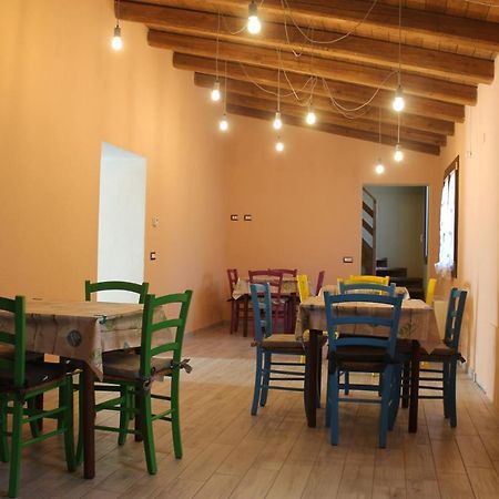 Sa Domu Beccia B&B Uras エクステリア 写真