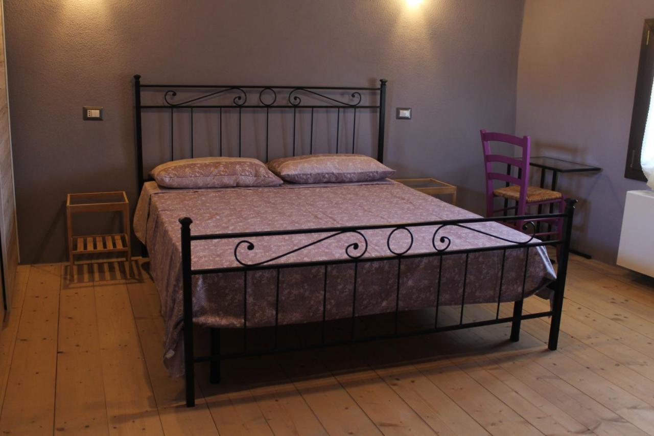 Sa Domu Beccia B&B Uras エクステリア 写真