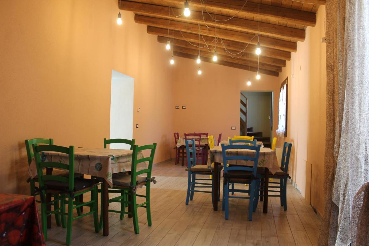 Sa Domu Beccia B&B Uras エクステリア 写真