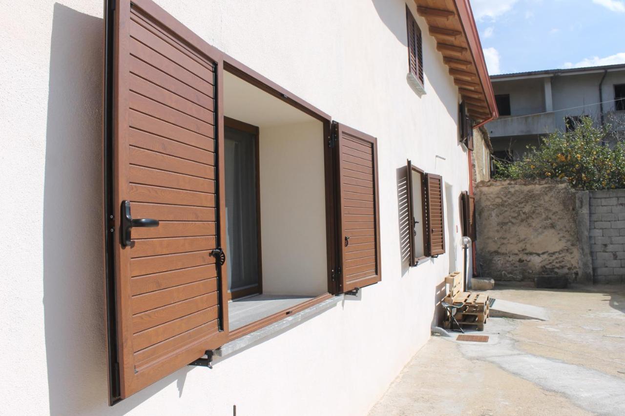 Sa Domu Beccia B&B Uras エクステリア 写真
